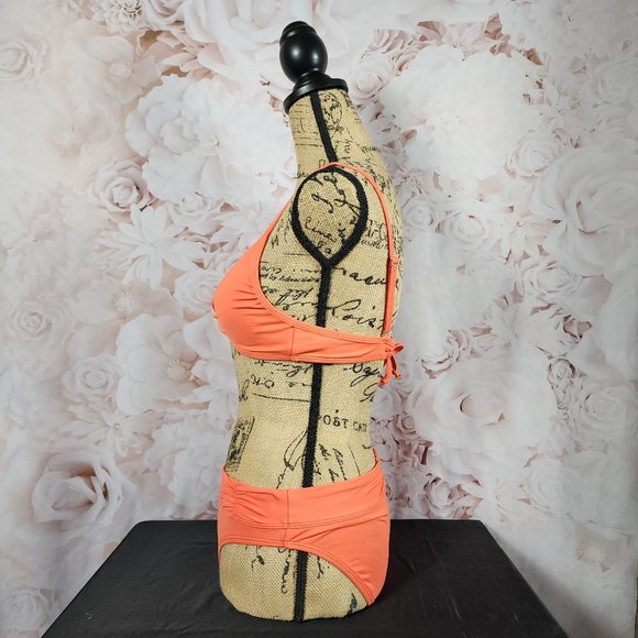 3 Piece Coral Bikini Set with Skirt - Picture 4 of 7